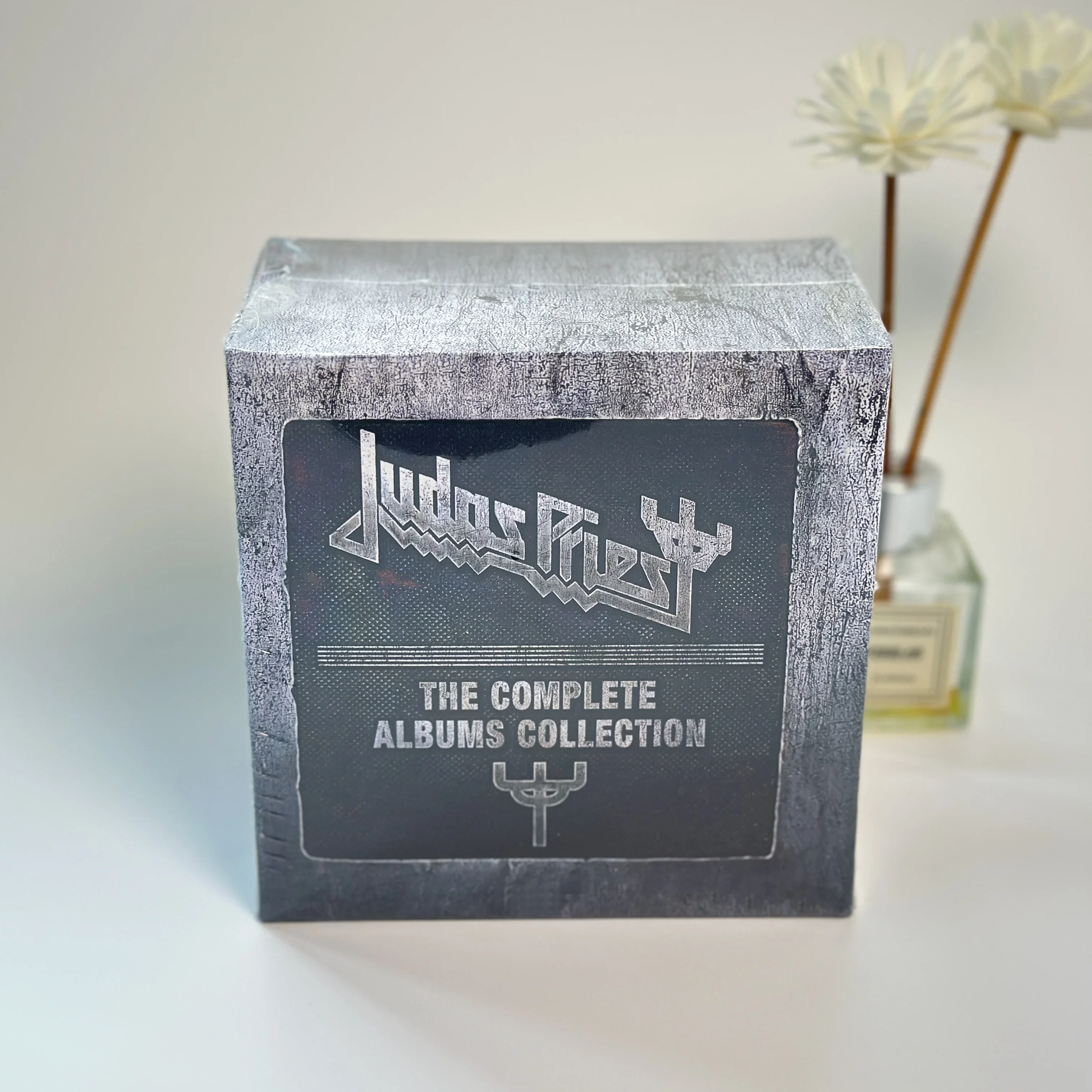 19CD Collection Gift Box Music CD วงดนตรีเฮฟวีเมทัลวงดนตรีอังกฤษที่มีอิทธิพลมากที่สุดในโลก