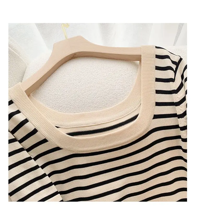 Xiaoxiang Fengbing Abito in maglia a righe con colletto quadrato in seta per donna in estate Nuova gonna T-shirt interna sottile a maniche corte