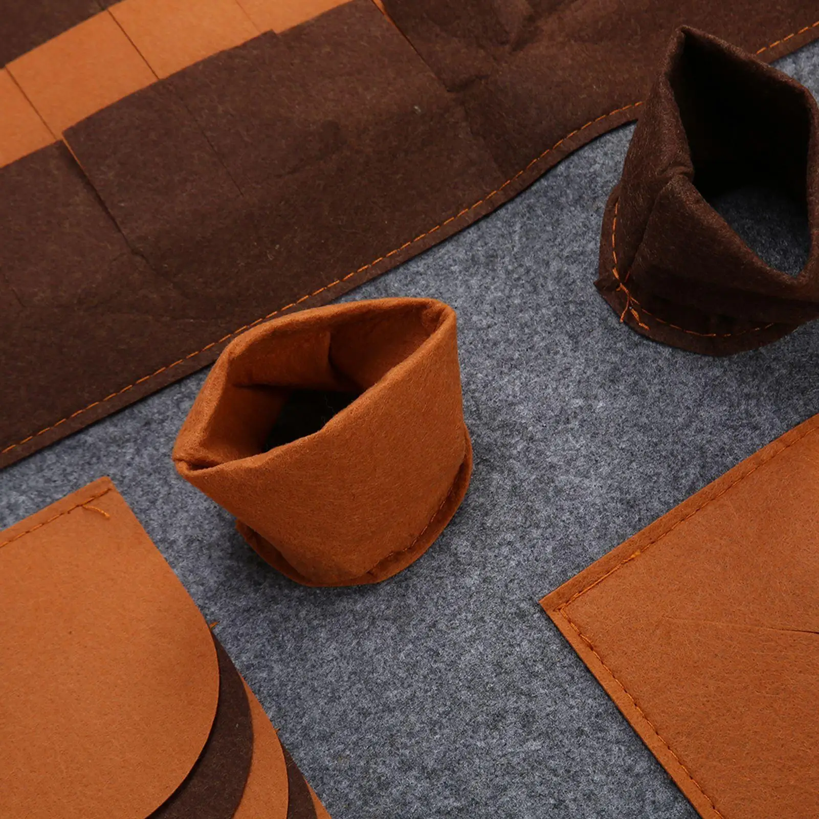 Interactive Pet Feeding Mat with Slip-Resistant Bottom - Natural Foraging Nose Training  for Dogs - for indoor Use