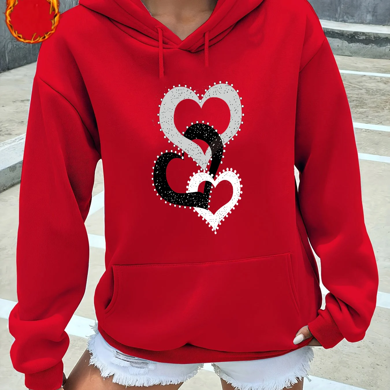 Damska jesienno-zimowa moda, luźna bluza z okrągłym dekoltem, nadrukiem w kształcie serca, długim rękawem, kapturem i sznurkiem.