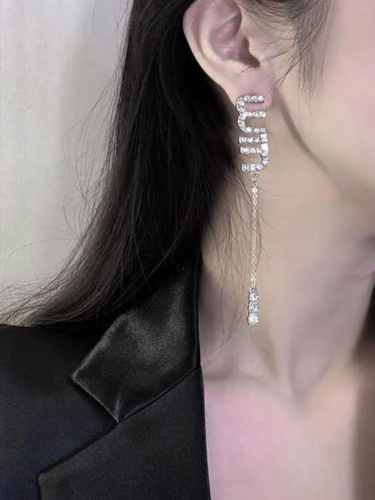 

Tassel Letter Earrings Women's Ele Long Dangle Earrings Faionable Fre out Alloy Silver Gold Plated Jewelry Accories