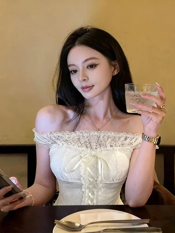 

Sexy Lace Splice One Shoulder T-Shirt Women's Slim Fit Knot Tie Dye Street Style Spring Fashion Breathable Comfortable