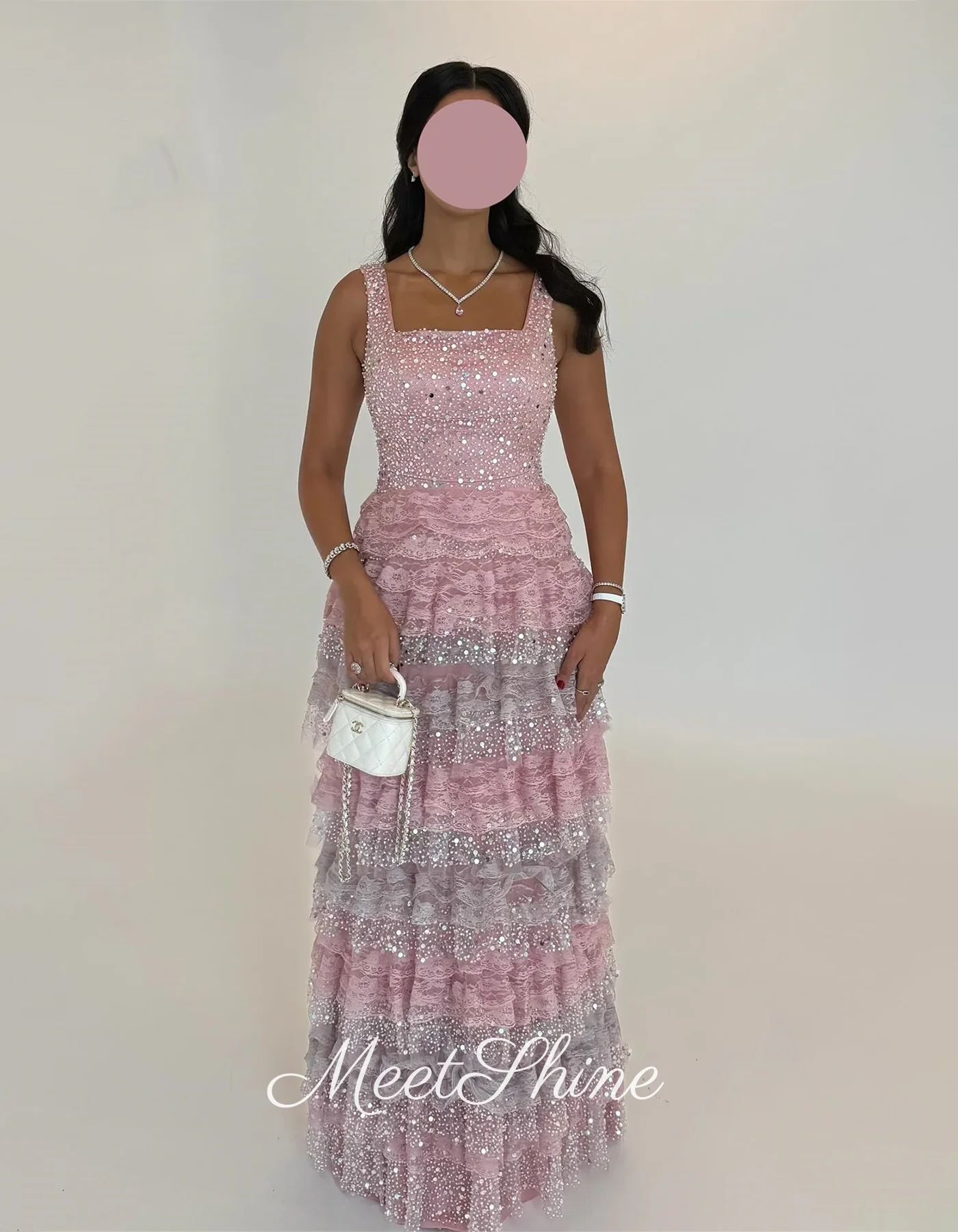 Vestidos de Noche acampanados con volantes y cuello cuadrado de color rosa pálido de lujo, elegantes vestidos formales de graduación con cuentas de tul y cristales personalizados