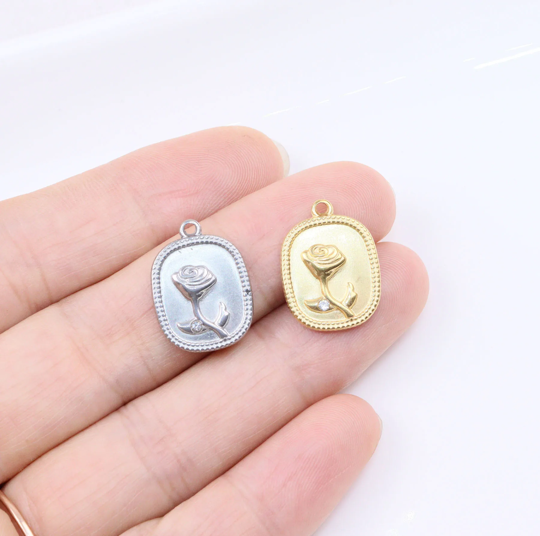 

5pcs Wholesale Stainless Steel Anti-allergy High Quality Rose Flower Charms Pendant DIY Necklace Earrings Bracelets Unfading