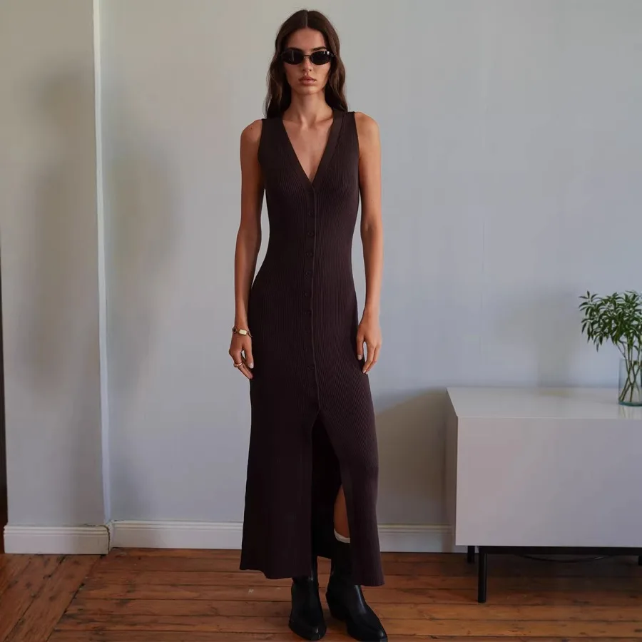 

【New style】V-neck sleeveless knitted dress 2026 summer temperament elegant pit strip slim vest knitted dress