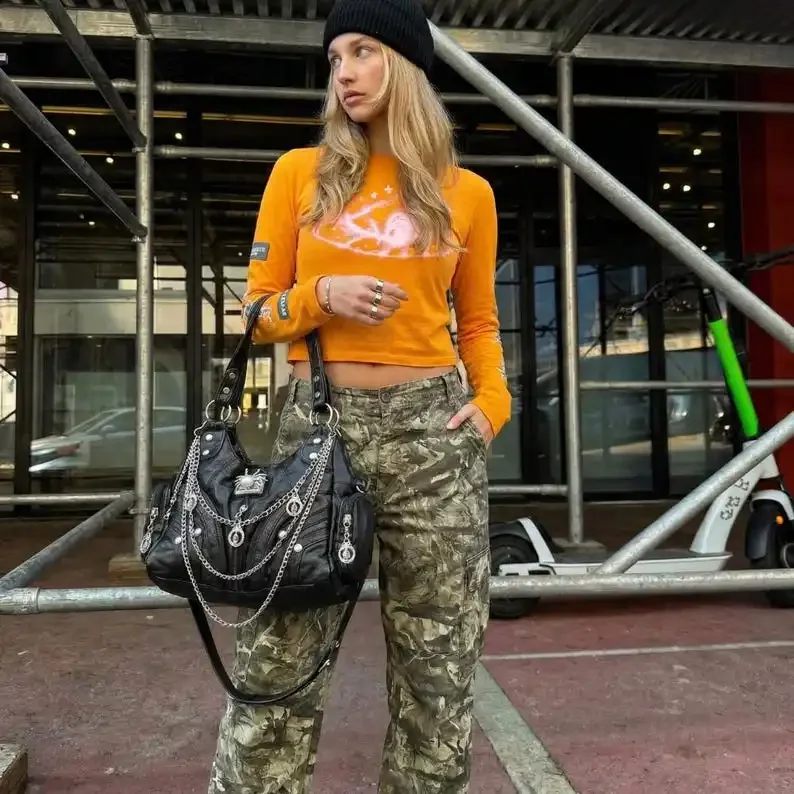 bolso-convertible-con-tachuelas-estilo-punk-y2k-bolso-de-mano-de-moda-y2k-bolso-hobo-con-cadena-y-corona-de-arana-gotica