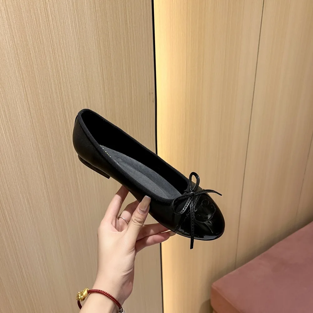 High version small fragrant style flat sole single shoe for women with round toe and light mouth, color matching apricot leather