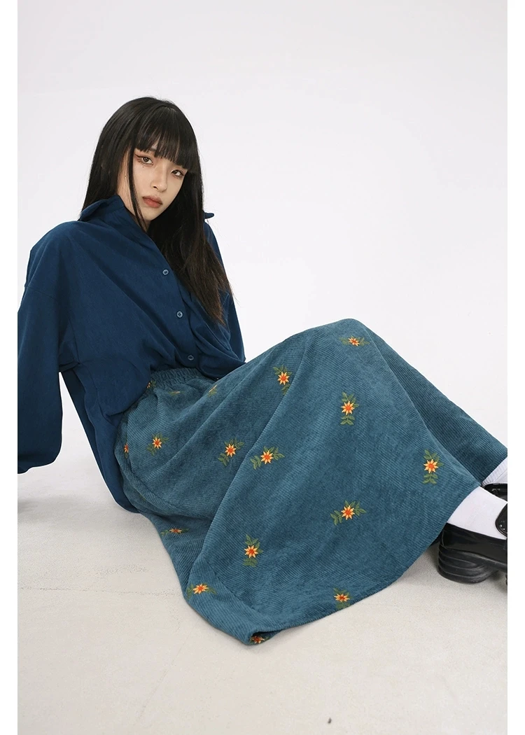 Fashion 2025 Retro Corduroy Embroidered Skirt Women's Autumn And Winter Thick Umbrella High Waist A-line Flower Bud Long Skirt