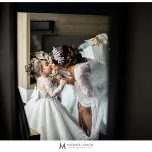 Weißes Blumenmädchenkleid mit Glitzer und Bogengranulum, heller Maxikrain, wunderschönes Prinzessin -Ballkleid, Saint Fish Communion 10 Hauptverkaufskleiderbraut Tante - №5