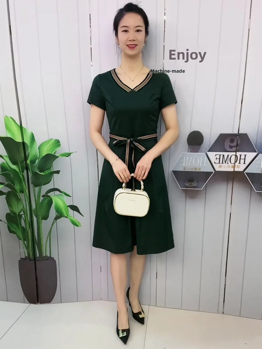 فستان نسائي صيفي كاجوال بقصة A-line وياقة على شكل V وأكمام قصيرة، تصميم أنيق يبرز الخصر، لون أرجواني، من متجر رايس للملابس