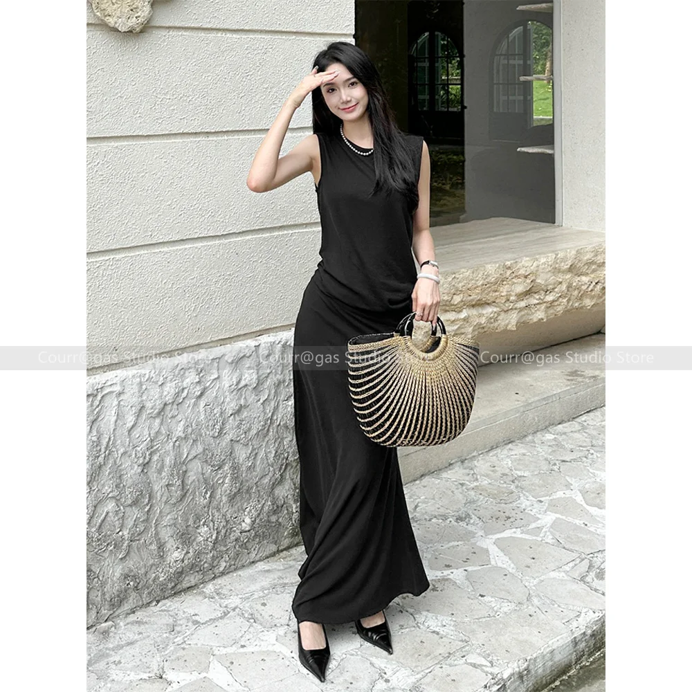 

Women's High-end Temperament Black Round Neck Sleeveless Slim Swirling Pleated Dress Long Style