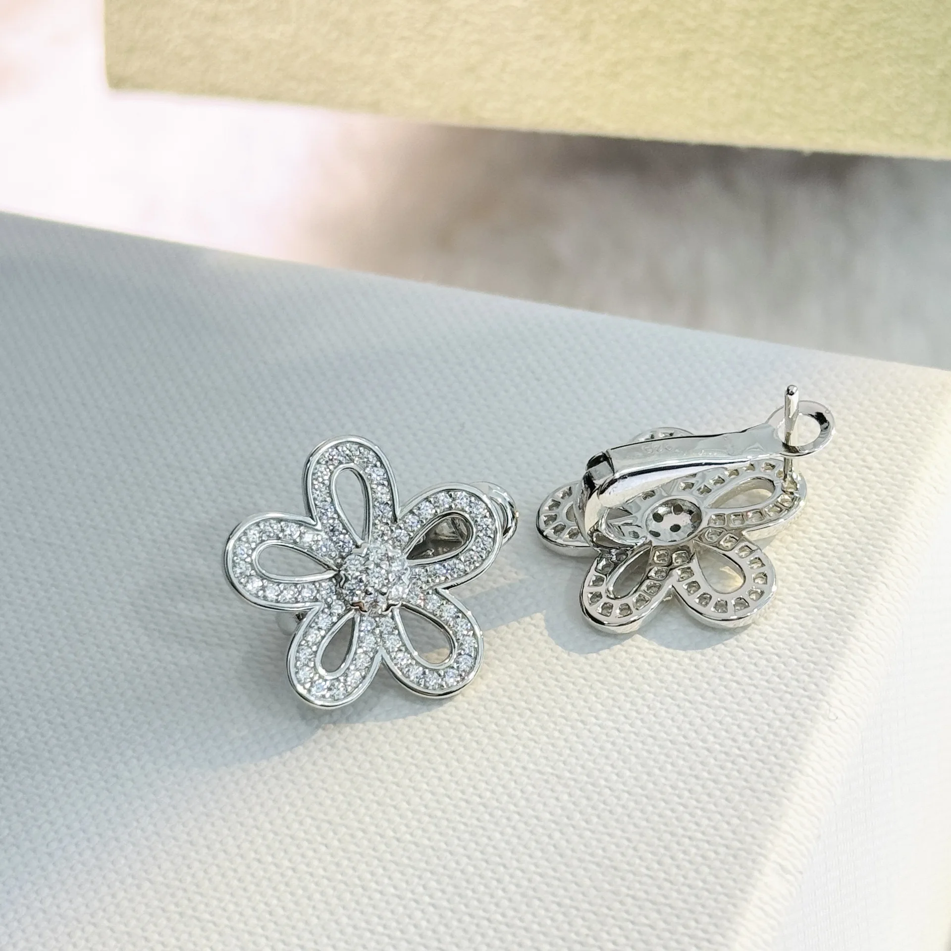 

Hot selling high-end exquisite s925 flower simple sweet romantic women's earring jewelry engagement birthday gift