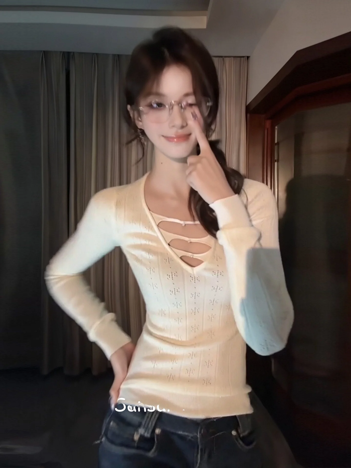 

Женская трикотажная кофта с длинным рукавом, V-образным вырезом и вырезами, облегающая, для ранней весны, модная, с завышенной талией, утягивающая, сексуальная, во французском стиле