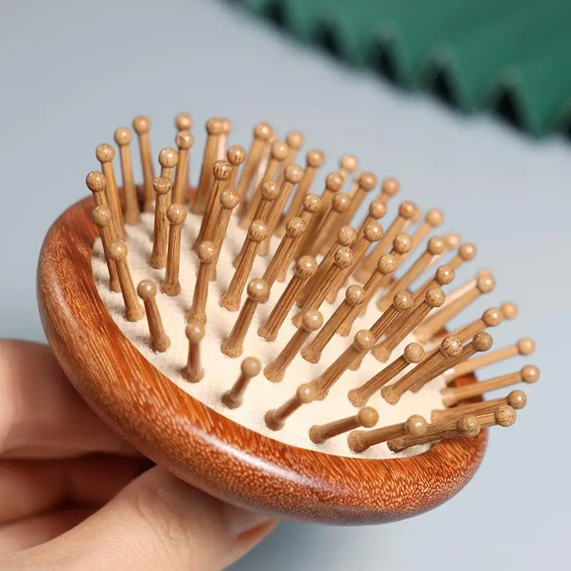

Natural Sandalwood Multi-Functional Head Massager Comb Scalp Therapy Circular Tooth Guasha Scraping Body Massager for Relaxation