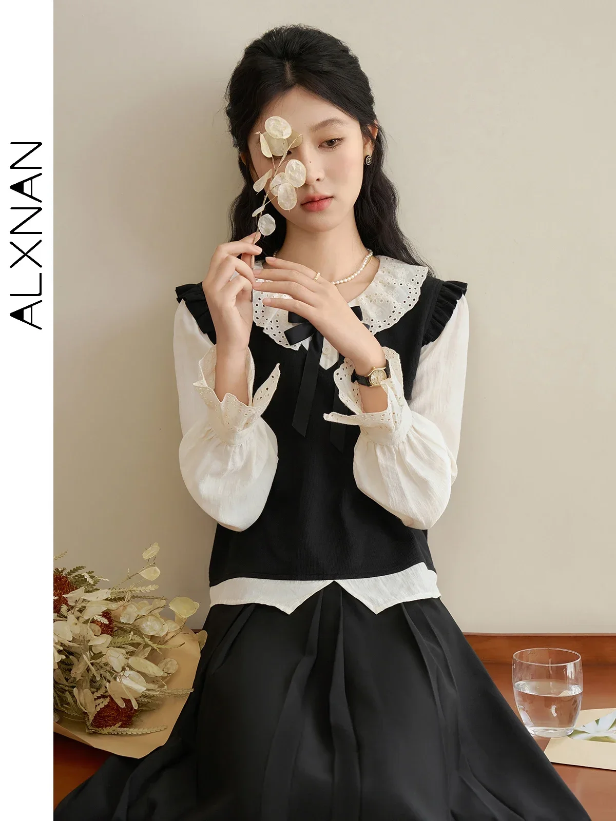 

ALXNAN Women French Fake Two Piece Shirt 2024 Autumn Sweet Bow Brooch Peter Pan Collar Spliced Loose Shirts Female L39910