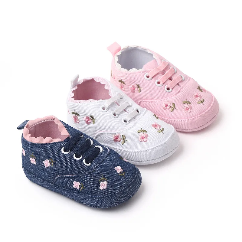 0-18M Baby Canvas Embroidered Flowers Classic Sports Shoes Newborn Girls Shoes First Walkers Shoes Infant Anti Slip Baby Shoes