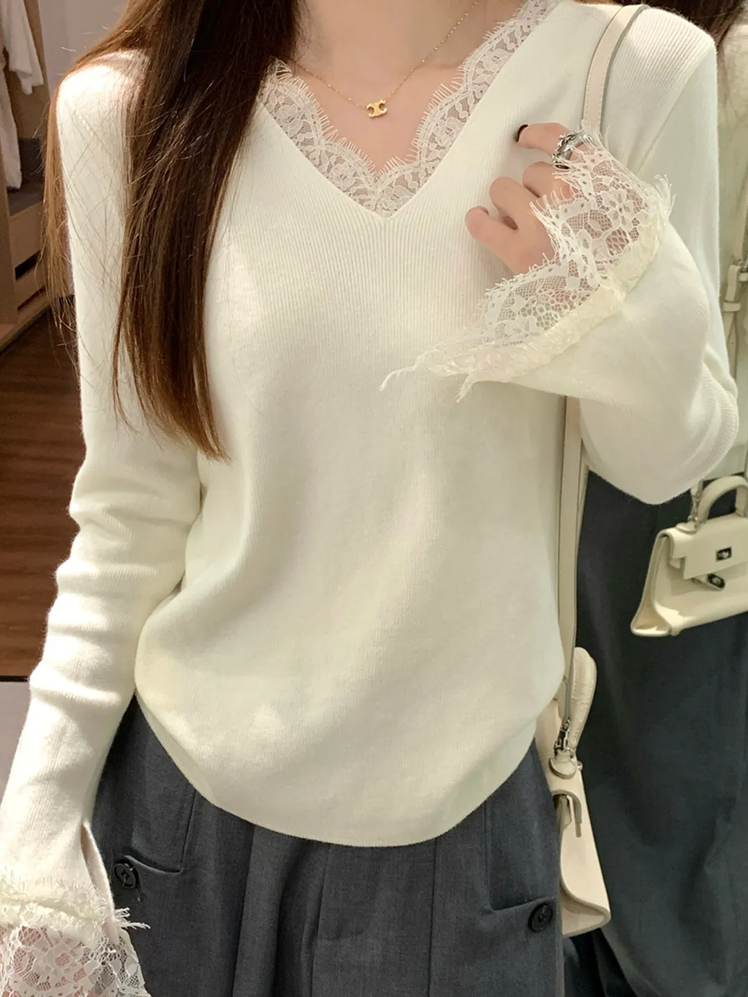 

Loose Knitted V-Neck Lace Trim Base Shirt Women's Fashion Autumn Winter Comfortable Casual Style Soft Polyester Blend Long Sl...