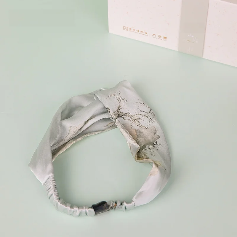 

Suzhou Museum Double-Sided Silk Hairband Women's Simple Style Silk Scarf Headband Fashionable Accessory for All Seasons