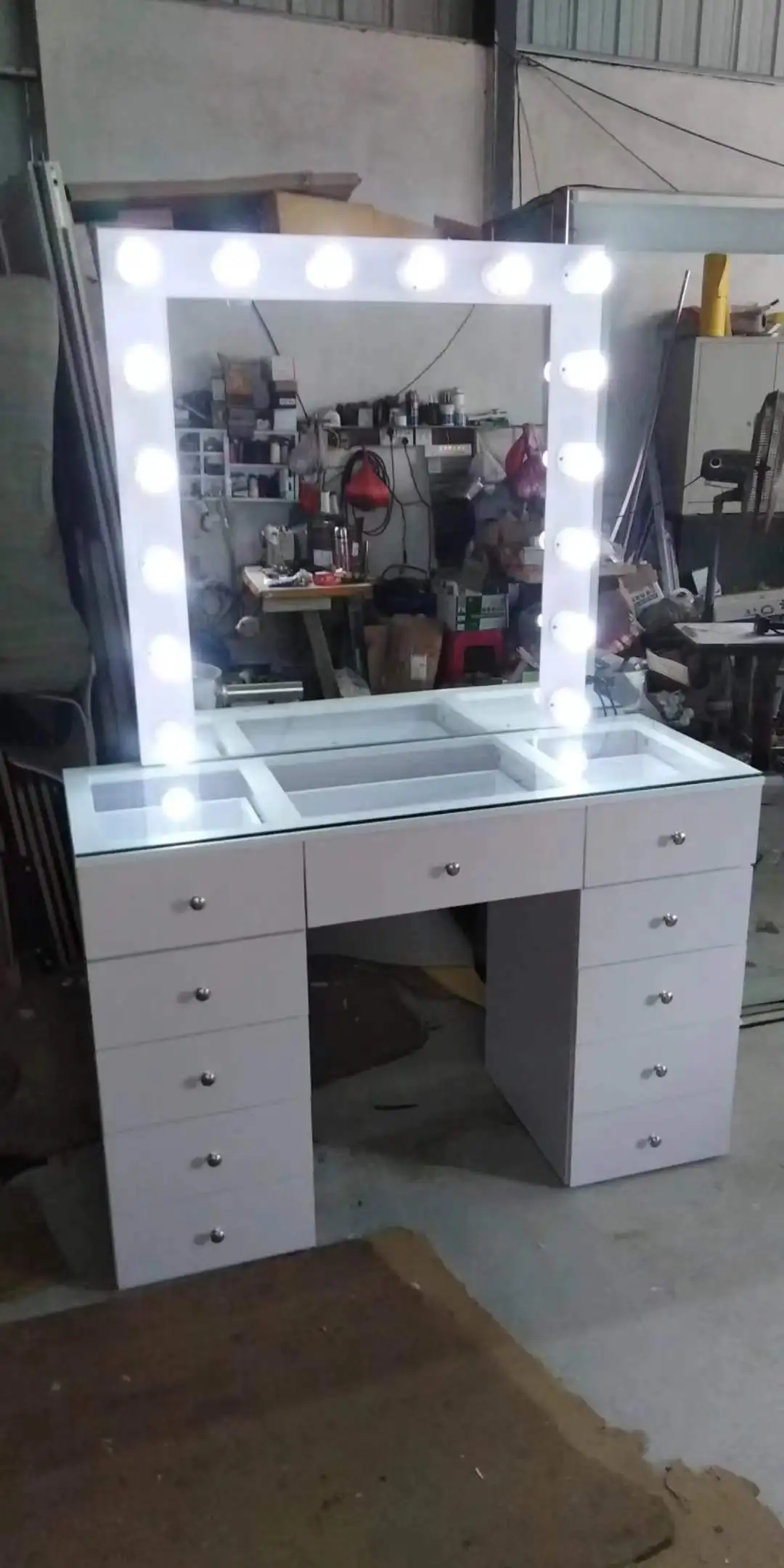 White  Heavy Duty Makeup Table Beauty Salon Styling Stations WIth Bulbs