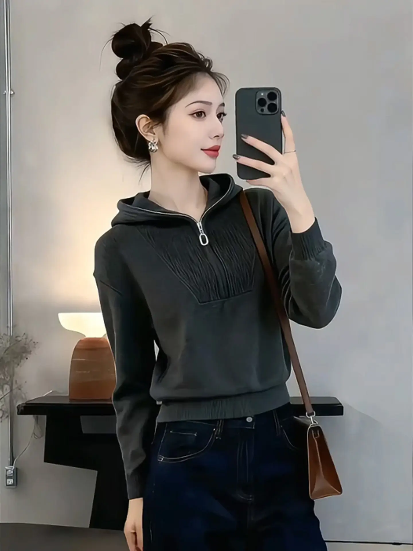 

ay Hooded Loose Knitted Sweater Spring 2026 New Sle Trendy Beautiful High-End Feeling Women's Casual Faion Top