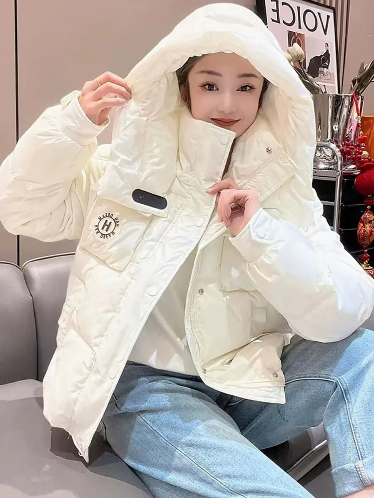 Frauen Mode Design Brief Kennzeichnung Candy Farbe Straße Brot Kurzen Mantel Winter Glänzende Warme Mit Kapuze Unten Baumwolle Jacke