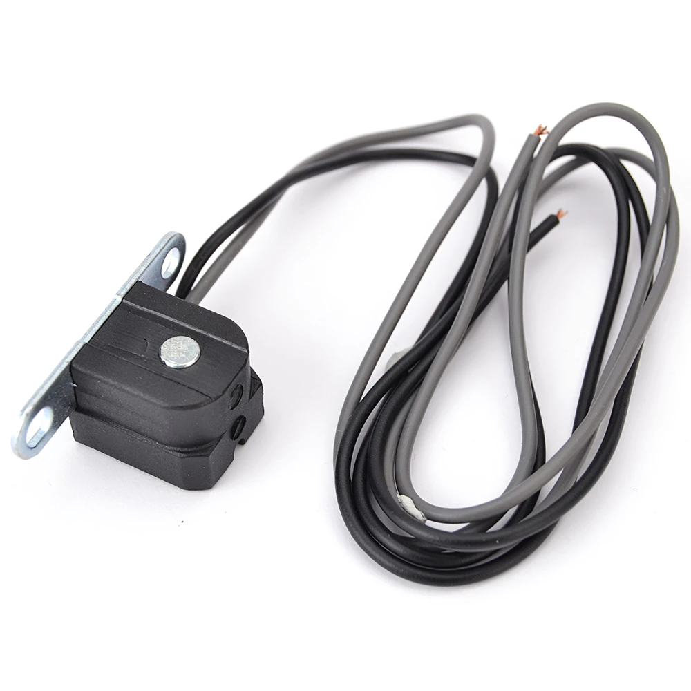 Ignition Pick Up Trigger Pulse Coil Pulsing Sensor For Triumph Daytona 675 ABS SE 675R / Street Triple 675 675R