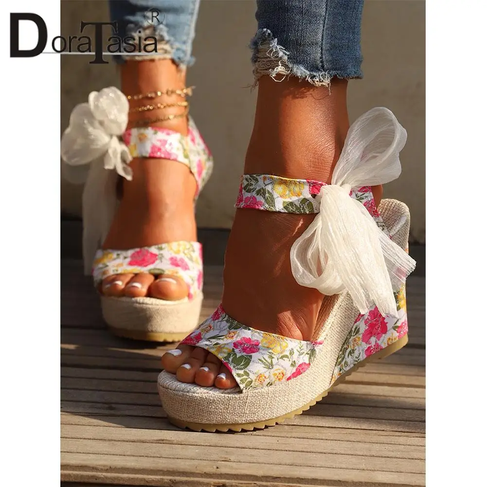 

Brand New Ladies Floral Pattern Sandals Fashion Lace-up Platform Wedges High Heels women's Sandals 2023 Party Summer Shoes Woman