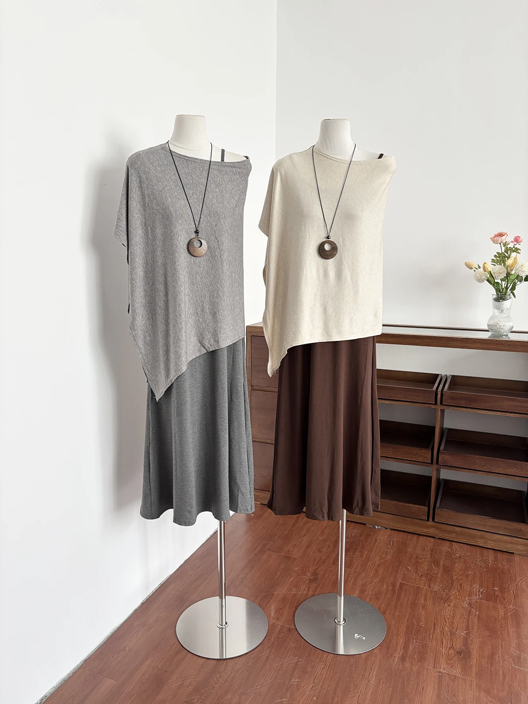 

Spring 2026 Pure Desire Style Slimming Strap Dress Shoulder Shawl Set Design Sensation Fashionable Women's Two-Piece Suit