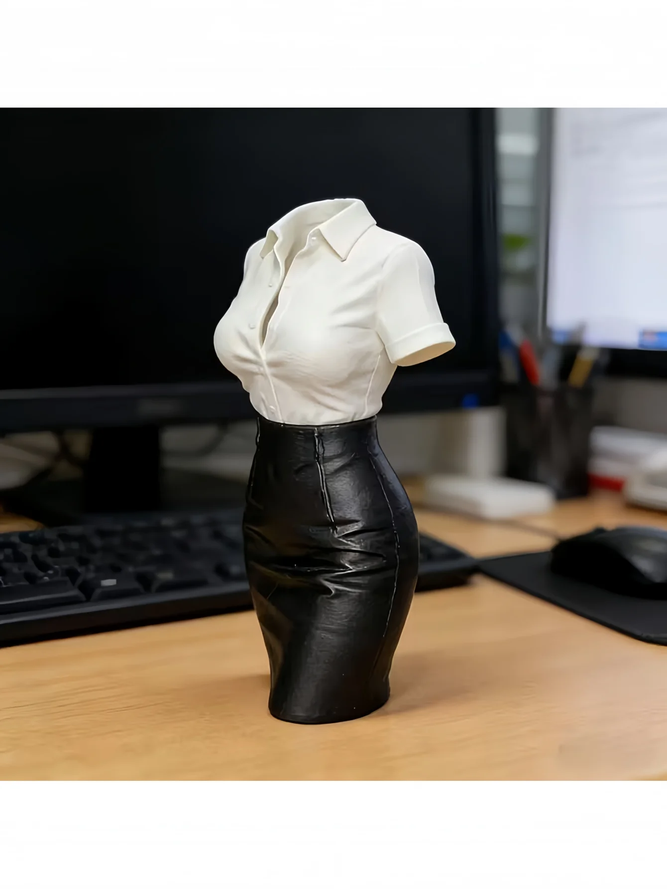 A 3D-Printed Creative Office Ornament, Desktop Art Decoration, a Niche High-End Sculpture, Perfect for Relieving Stress at Work