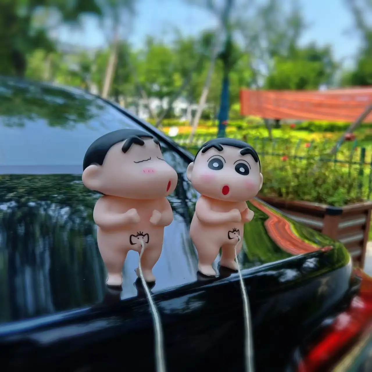 Figurine d'action en PVC, Crayon Shin-chan q-version kawaii, posture urinaire, modèle de jouets, ornements décoratifs automobiles, cadeaux