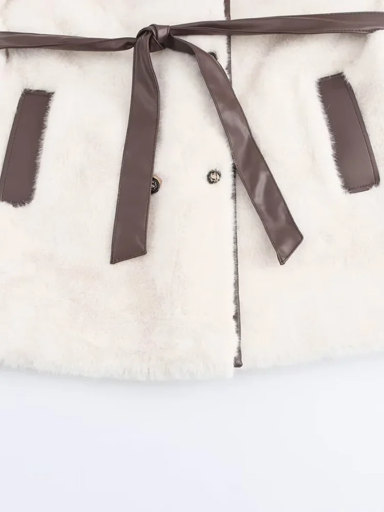 Pop 2024 Nuova giacca da cintura con colletto alla coreana per moto in pelliccia e pelle con temperamento alla moda da donna europea e americana