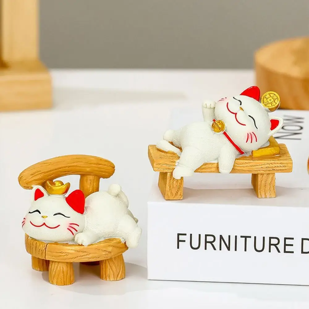 4Pcs/set Kawaii Cartoon Wealth Waving Cat Model Mini Exquisite Resin Lucky Cat Ornament Romance Handmade Animal Figurine Office