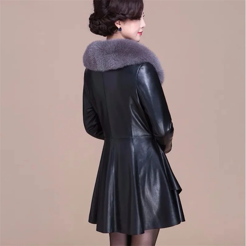 韓国女性用コットンフェイクレザーアウター2025レディース大きいサイズ5XLレザーウィンドブレーカー冬用女性ミディアム丈PUレザートップ