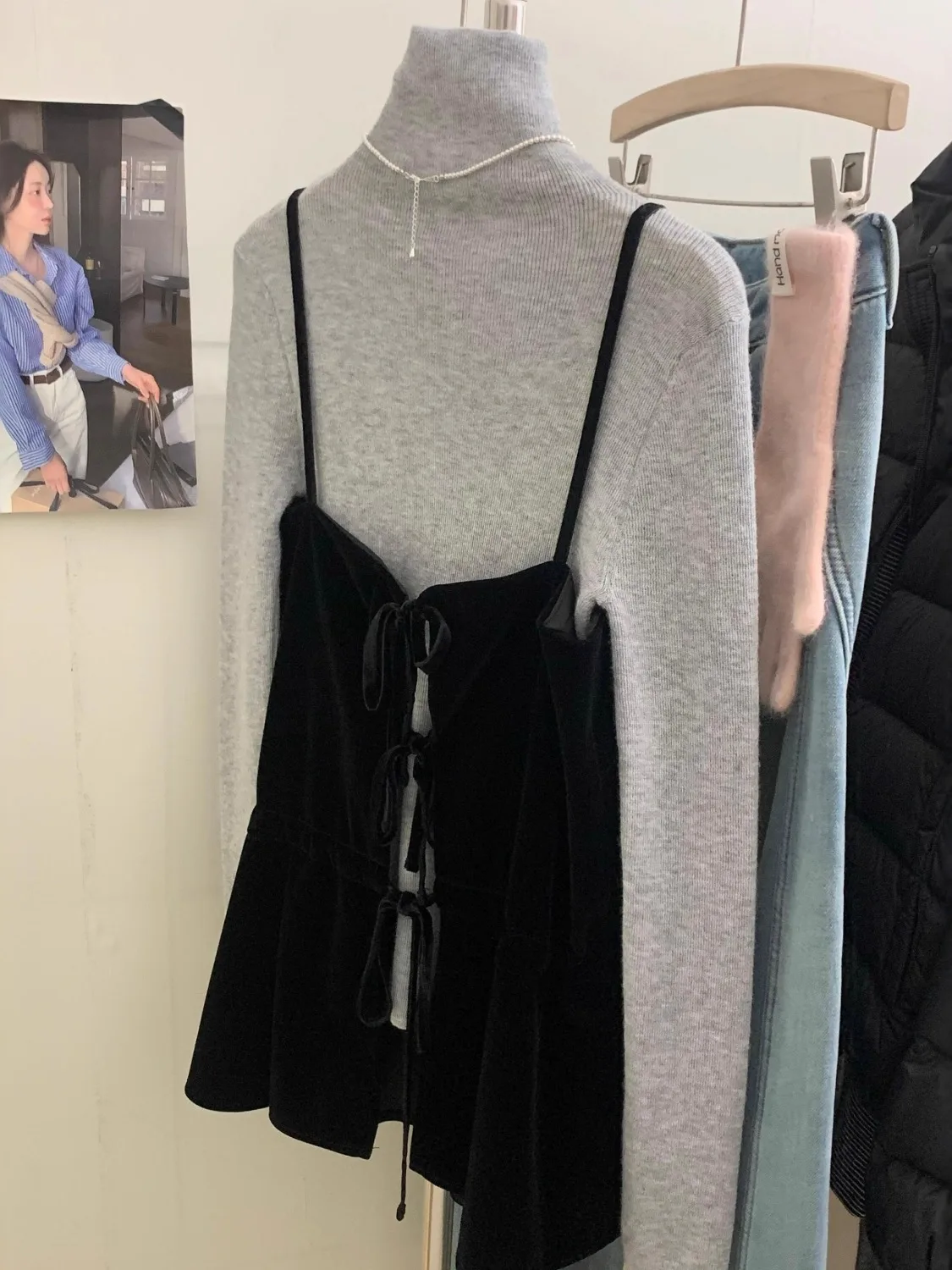 

Корейский дизайн: Бархатный комплект с воротником-халтером, женский базовый слой, комплект из двух предметов с завязками, весенний однотонный комплект с эффектом перекрытия