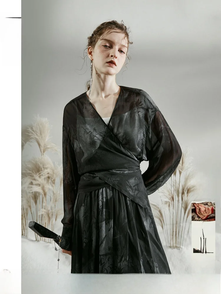 

Женская приталенная блузка с длинным рукавом и принтом, весенняя новинка, с высокой талией, оригинальный дизайн, V-образный вырез, дышащая ткань.