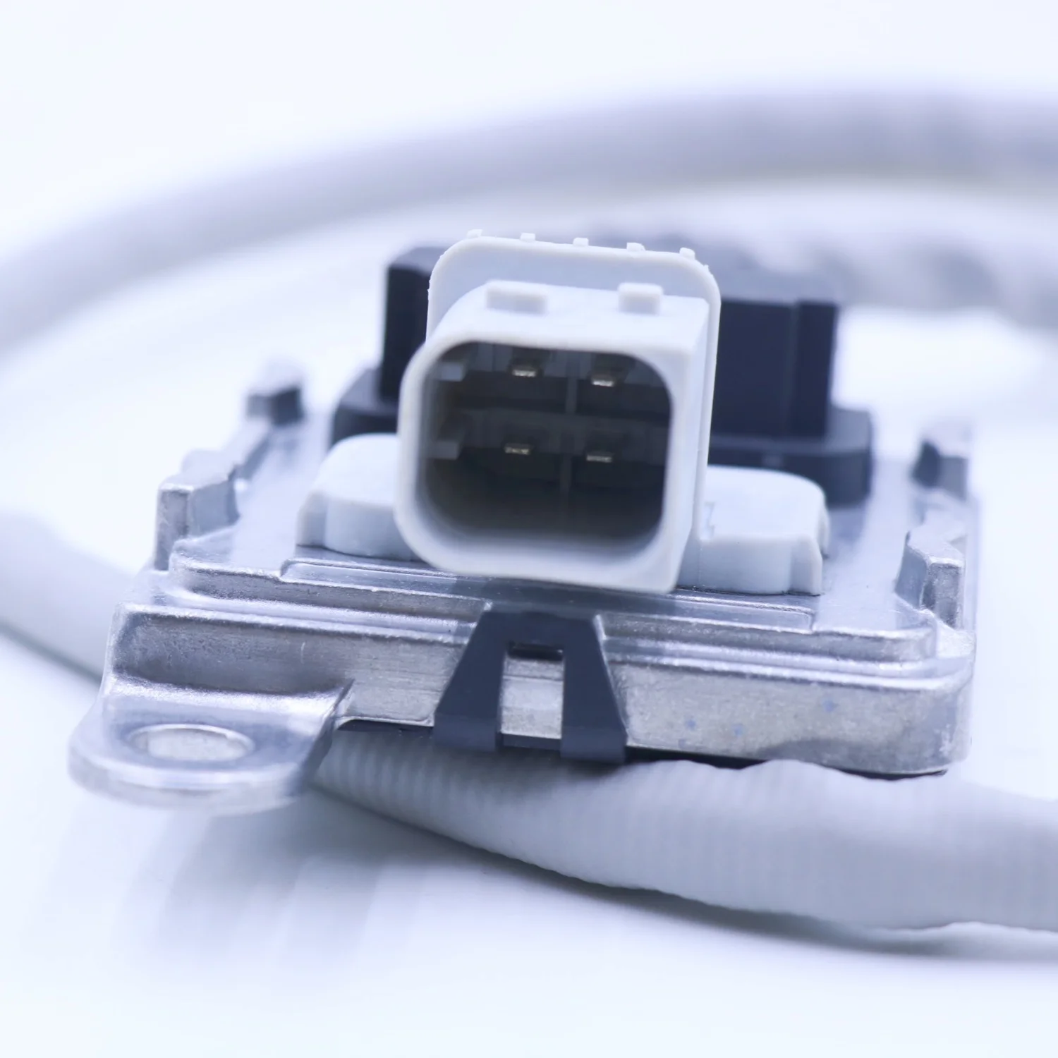 

Zero Defect EA0111534028 SNS3071 Датчик кислорода азота, подходит для Mercedes Benz, с годовая гарантия