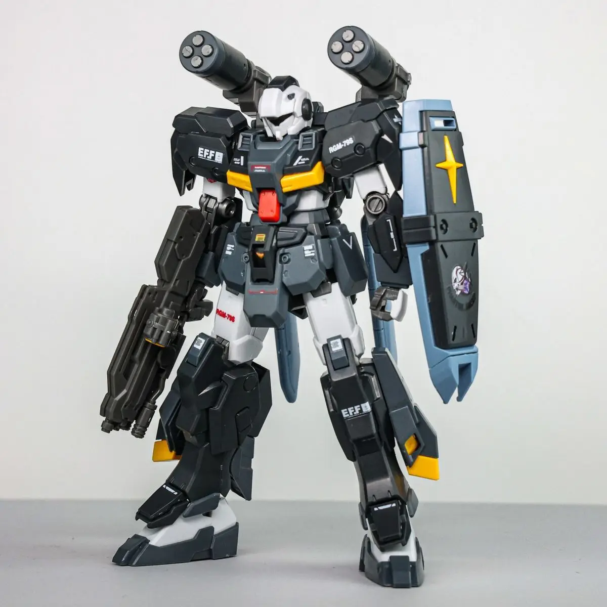 HGのセット Zhanmo HG 1/144 G-Line Black Armor Standard RX-81 ST Plastic Model