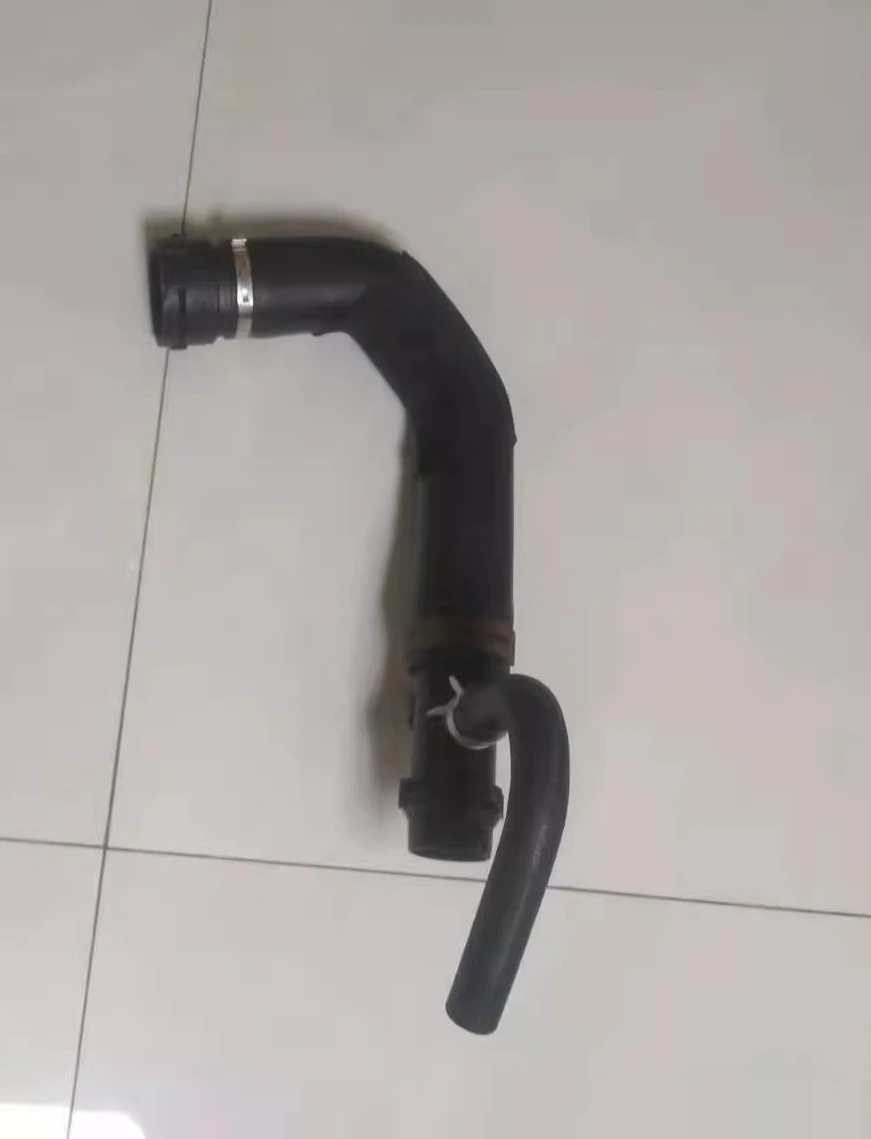 

1 шт. Оригинальные впускные и выпускные патрубки бачка для воды для Great Wall, Haval H7, WEY VV7 1303011XKU00A 1303200XKU00A