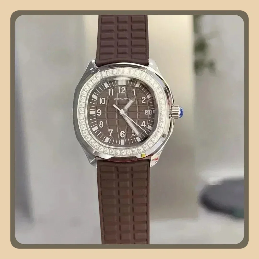 A333 متجر الماس التقويم السيدات كوارتز ساعة عادية الفولاذ المقاوم للصدأ الاتصال الهاتفي وظيفة كاملة حزام مطاطي بالتوقيت العالمي