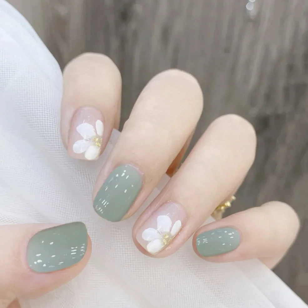 24pcs Short Square Round False Nails Mint Green Sakura Design Fake Nails Full Cover Waterproof Artificial Press on Nails