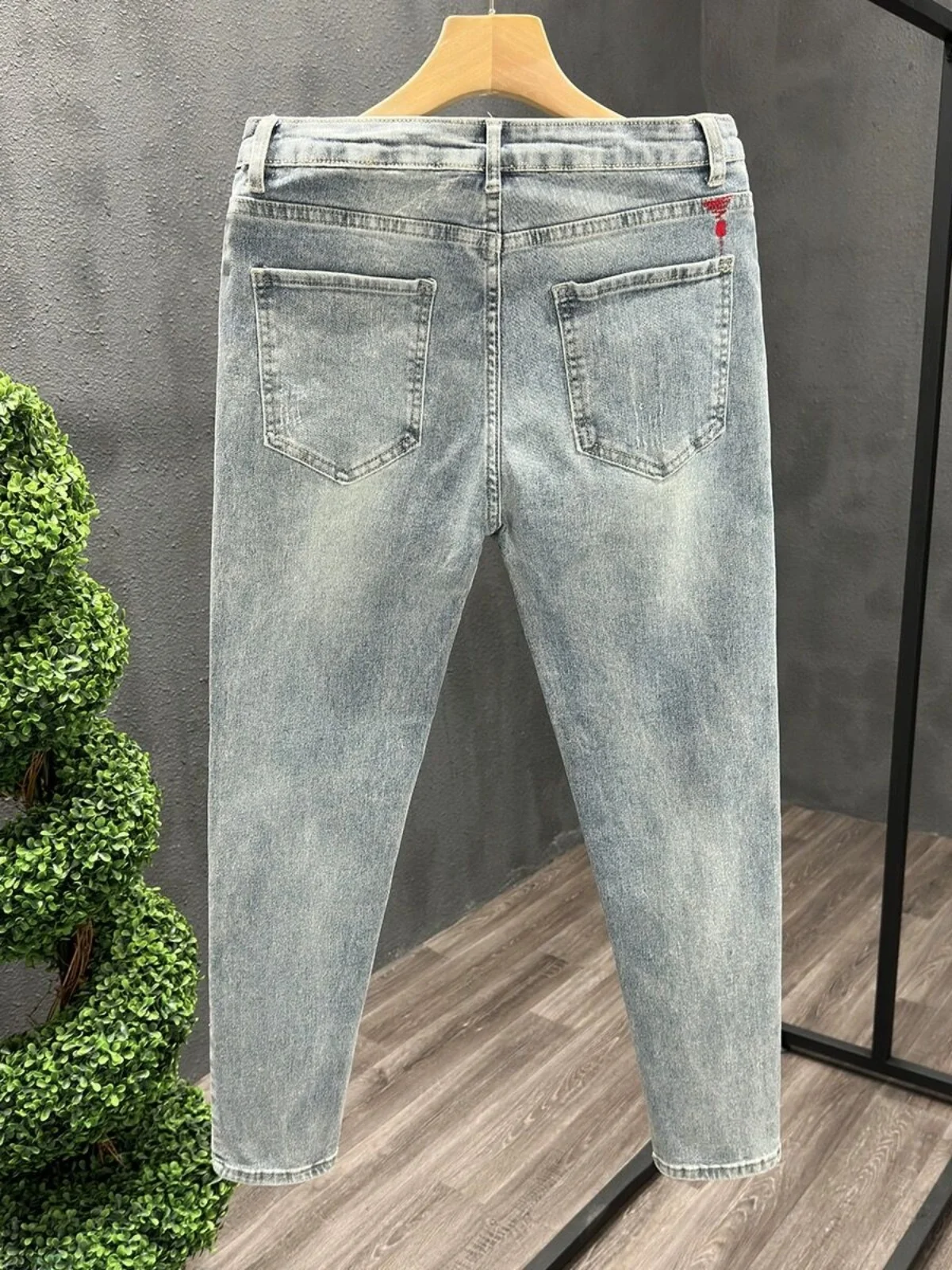 

Модные светлые мужские джинсы, эластичные повседневные брюки узкого кроя, весенне-летняя одежда, молодежная мода, устойчивая к износу.