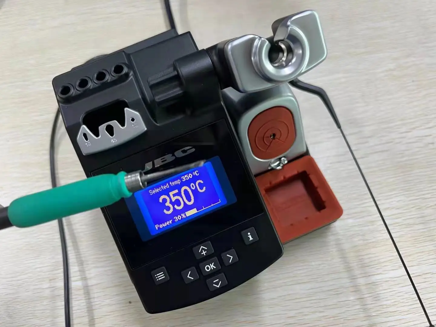 Original JBC CD-2BQF 220V Soldering Station With C245 Bits In Stock