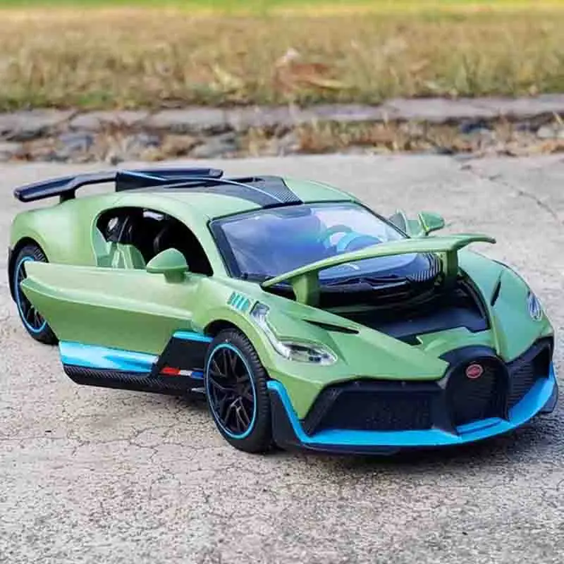 1/32 Bugatti DIVO Superกีฬารถรุ่นDiecastดึงกลับเสียงแสงจําลองรถสําหรับของขวัญเด็กของเล่น