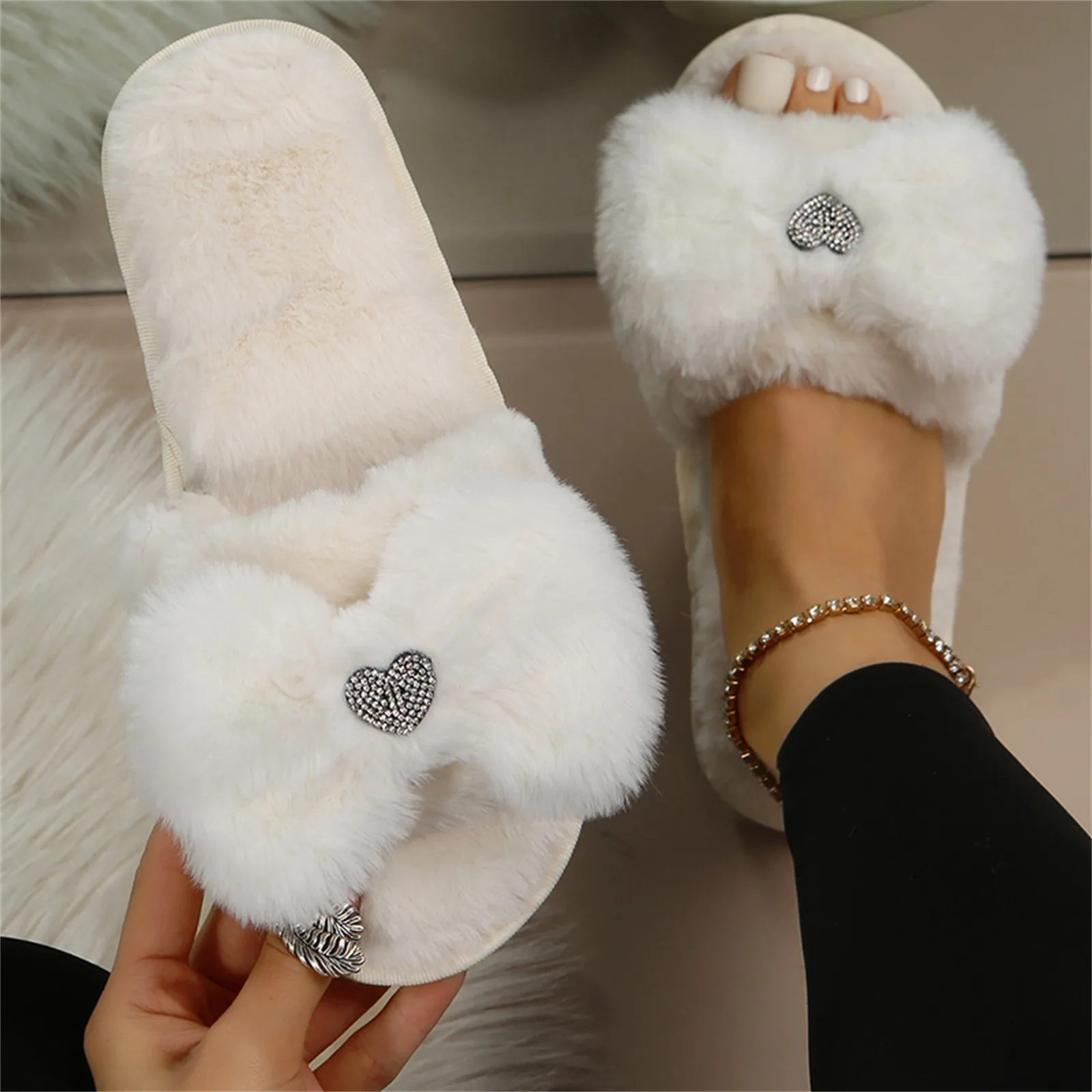 Winter New Home Cotton Shoes Indoor Thermal Slippers Women\'s Flat Shoes Crystal Bowknot Love Ladies Slippers Flip Flops Zapatos