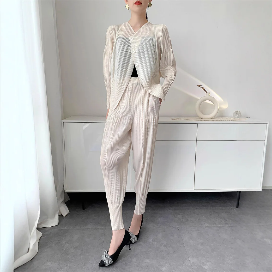 Miyake Dragon Scale Set pieghettato per donna 2025 Autunno Nuova giacca in tinta unita Top + Pantaloni Comodo e casual Set in due pezzi