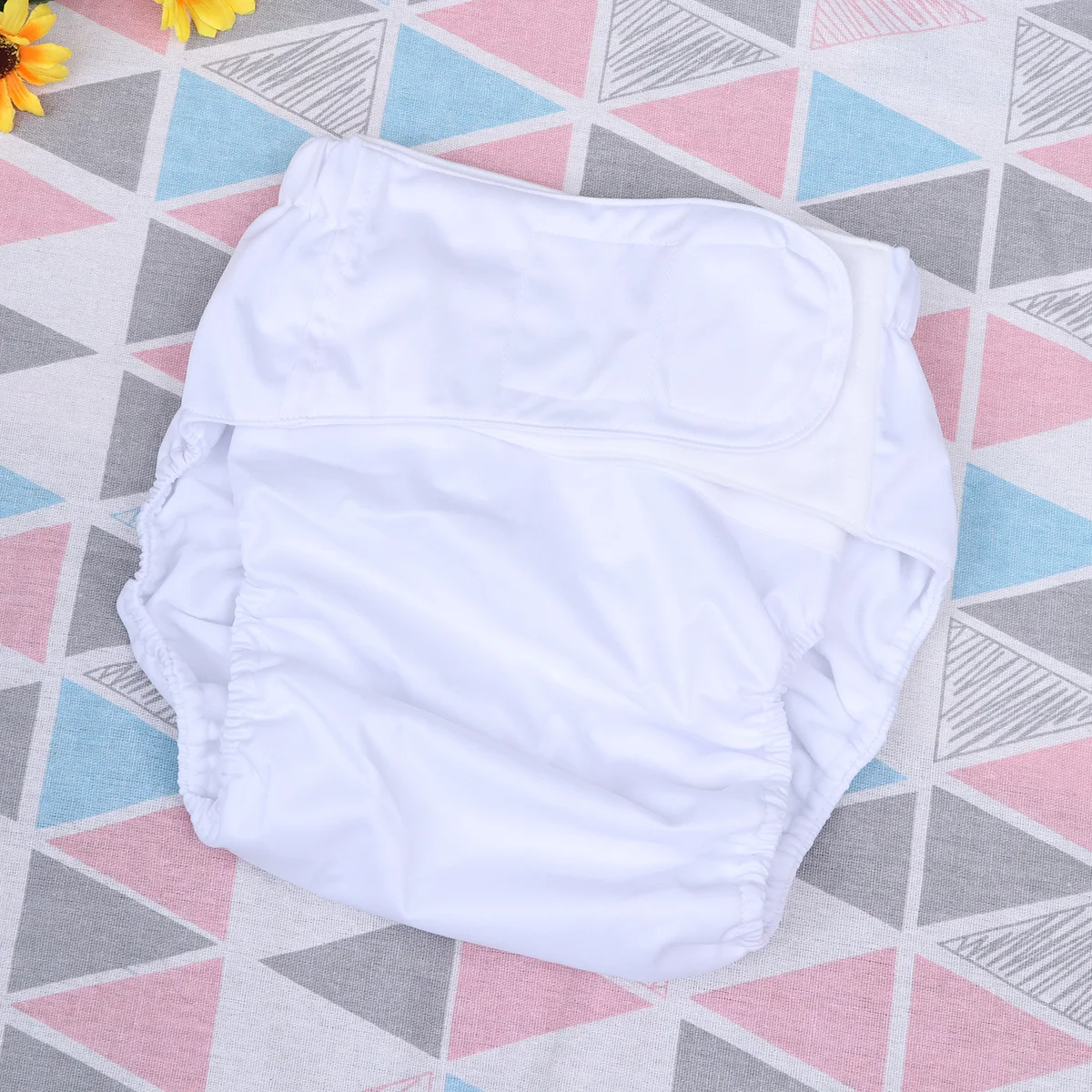 الكبار قابل للغسل الشريط حفاضات سلس قابلة لإعادة الاستخدام متوسطة الحجم الأبيض مانعة للتسرب قابل للتعديل المسنين التمريض السراويل