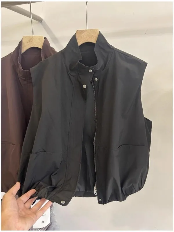 

Жилет-ветровка больших размеров со стоячим воротником, свободный повседневный крой, плиссированный низ, для весны и осени, в американском стиле...