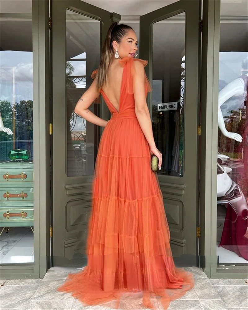 A-Linie Orange Tüll Lange Ballkleider V-Ausschnitt Rückenfrei Tiered Bow Shoulder Stufenrock Damen Party Abendkleider 2022