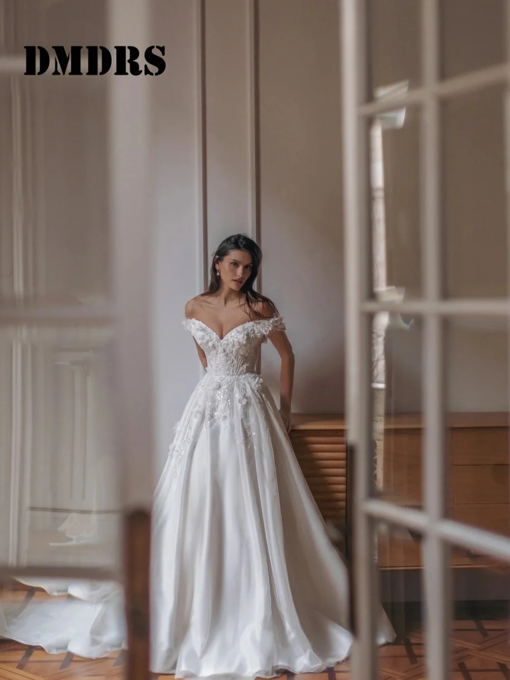 Stilvolle schulterfreie Brautkleider, sexy Brautkleider mit Applikationen, anmutige bodenlange Brautkleider aus Tüll, Vestidos De Novia