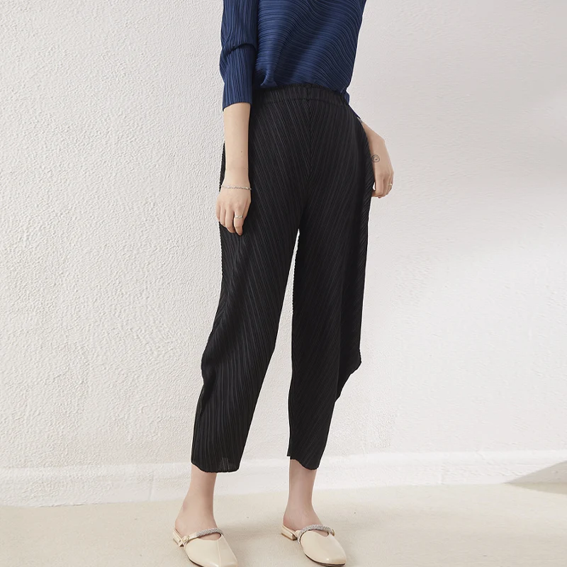 Women Casual Loose Miyake Pleated Carrot Pants Elastic Waist Solid Color Pocket Summer Harem Pants Pleated Pant